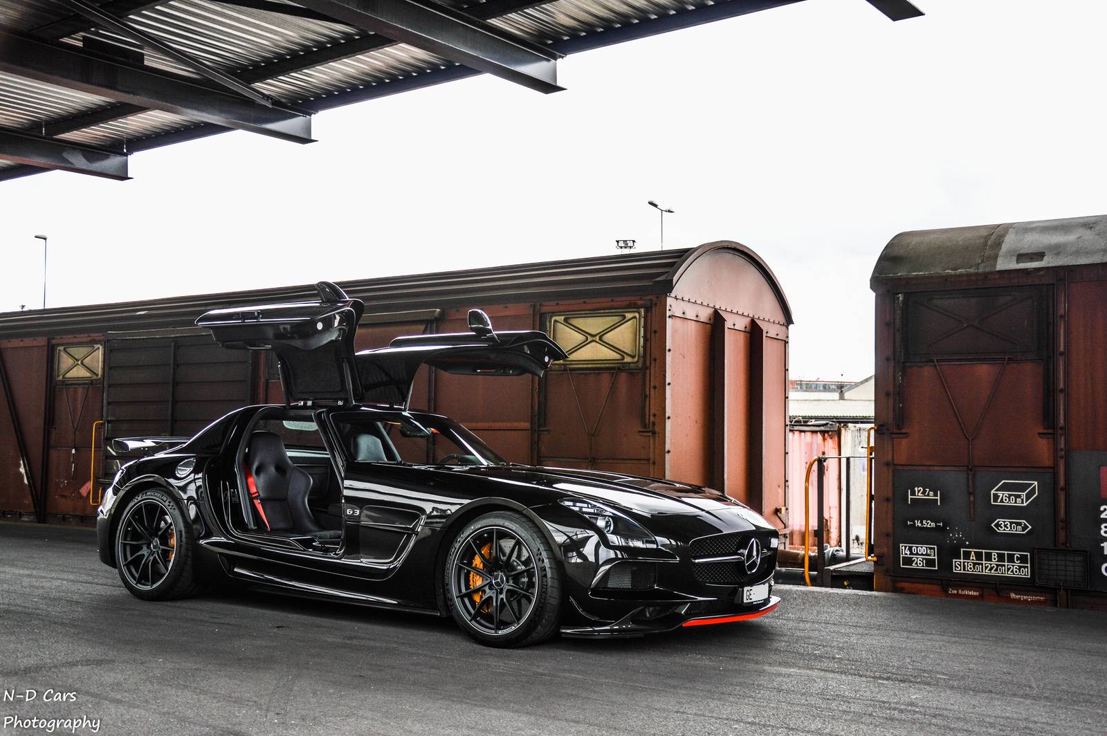 Mercedes-Benz SLS AMG Coupé Black Series / Singapore Special Edition - 02